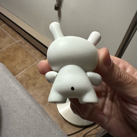 Kid robot Frank kozik snowman 2010 edition. - Picture 7 of 9